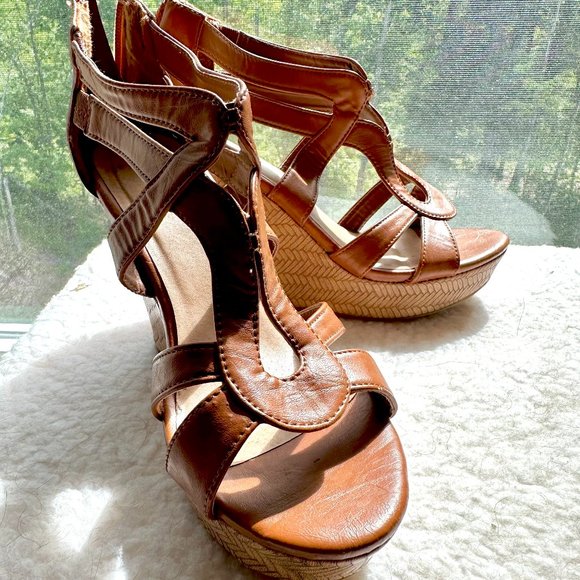 Used Top Moda Open Toed Platform Wedge Sandal Size 8 1/2 - Picture 1 of 7